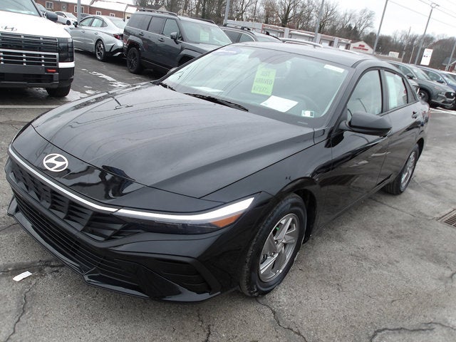 2025 Hyundai Elantra SE