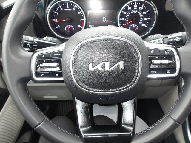 2023 Kia Carnival EX