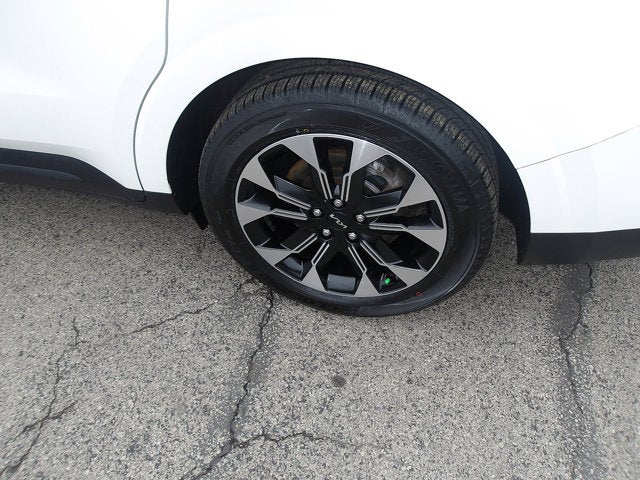 2023 Kia Carnival EX