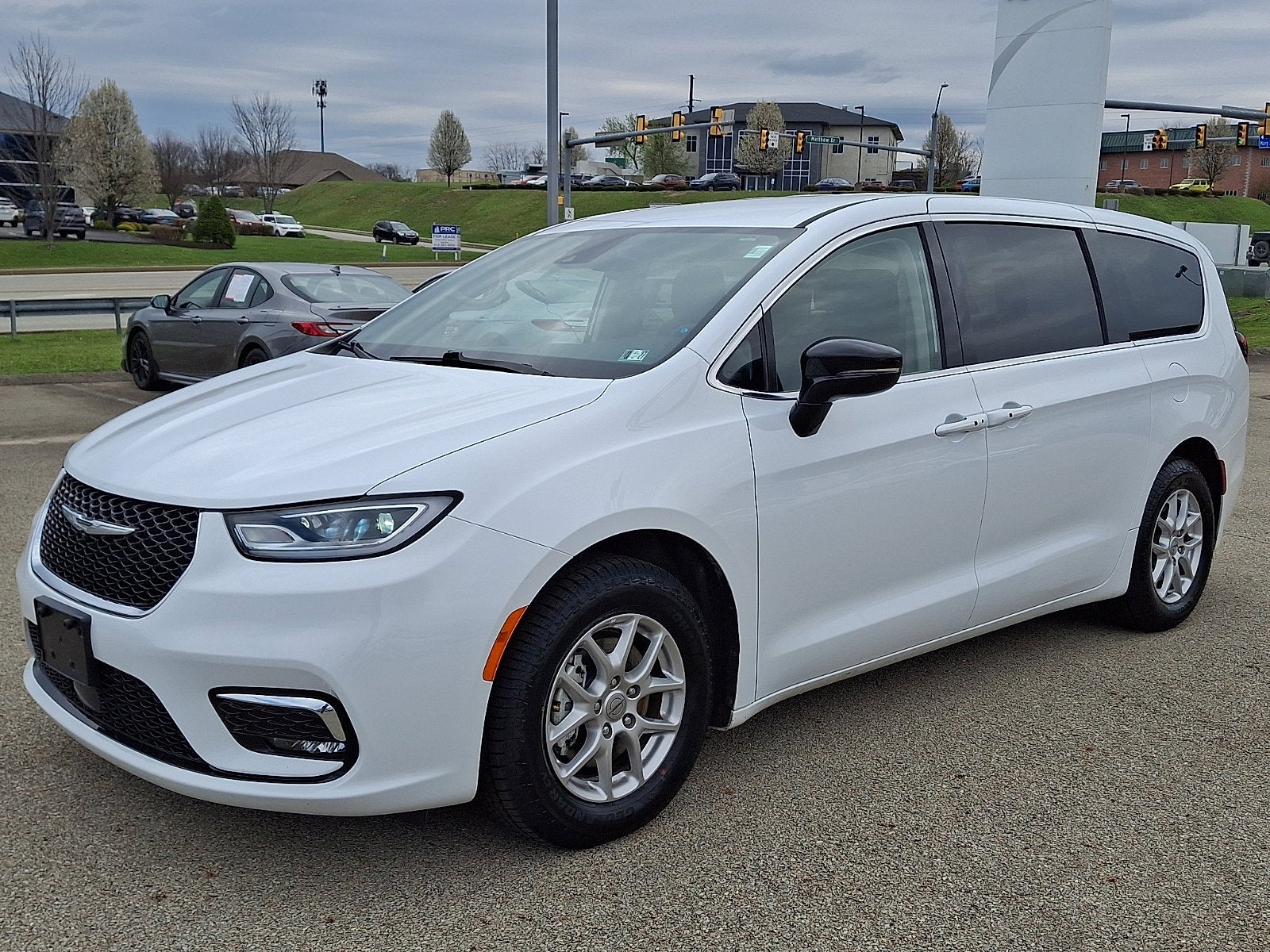 2024 Chrysler Pacifica Touring L