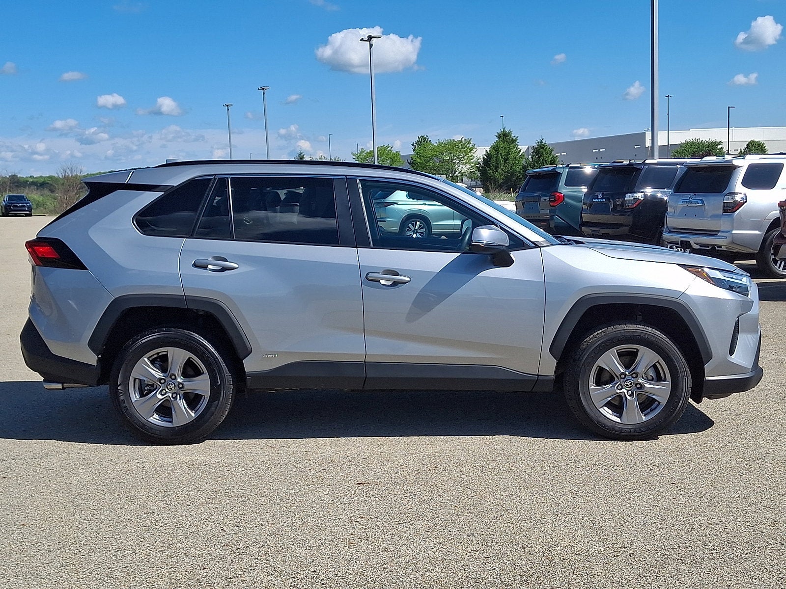 2024 Toyota RAV4 Hybrid XLE