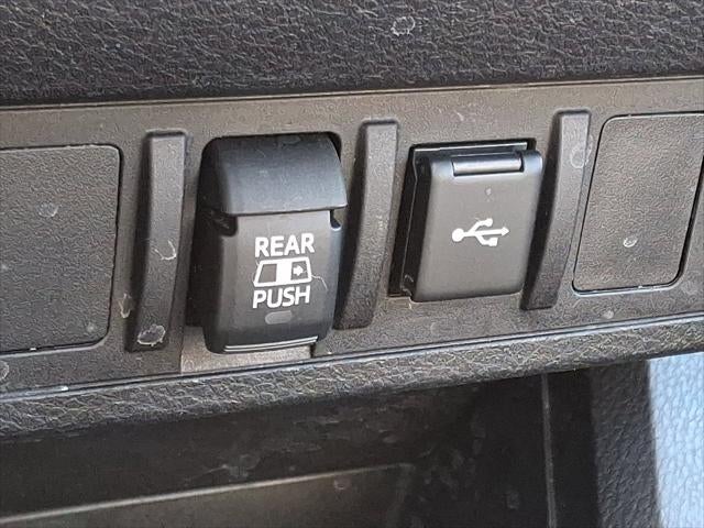 2022 Toyota TACOMA SR5 SR5