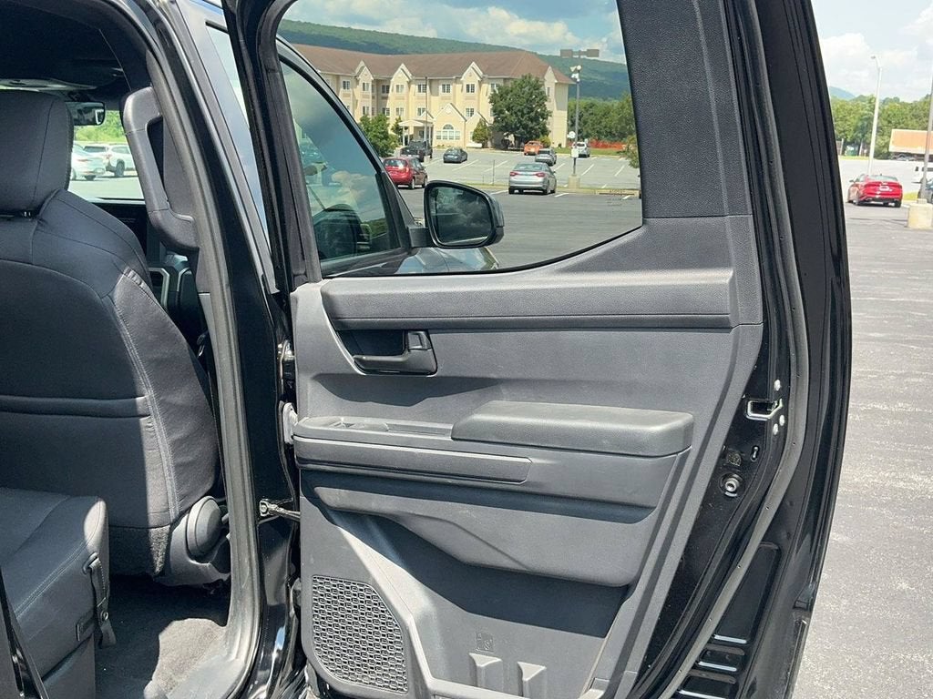 2025 Toyota Tacoma 4WD SR5