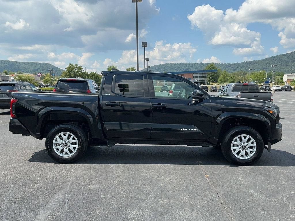 2025 Toyota Tacoma 4WD SR5