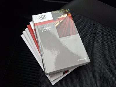 2024 Toyota RAV4 HYBRID Hybrid LE