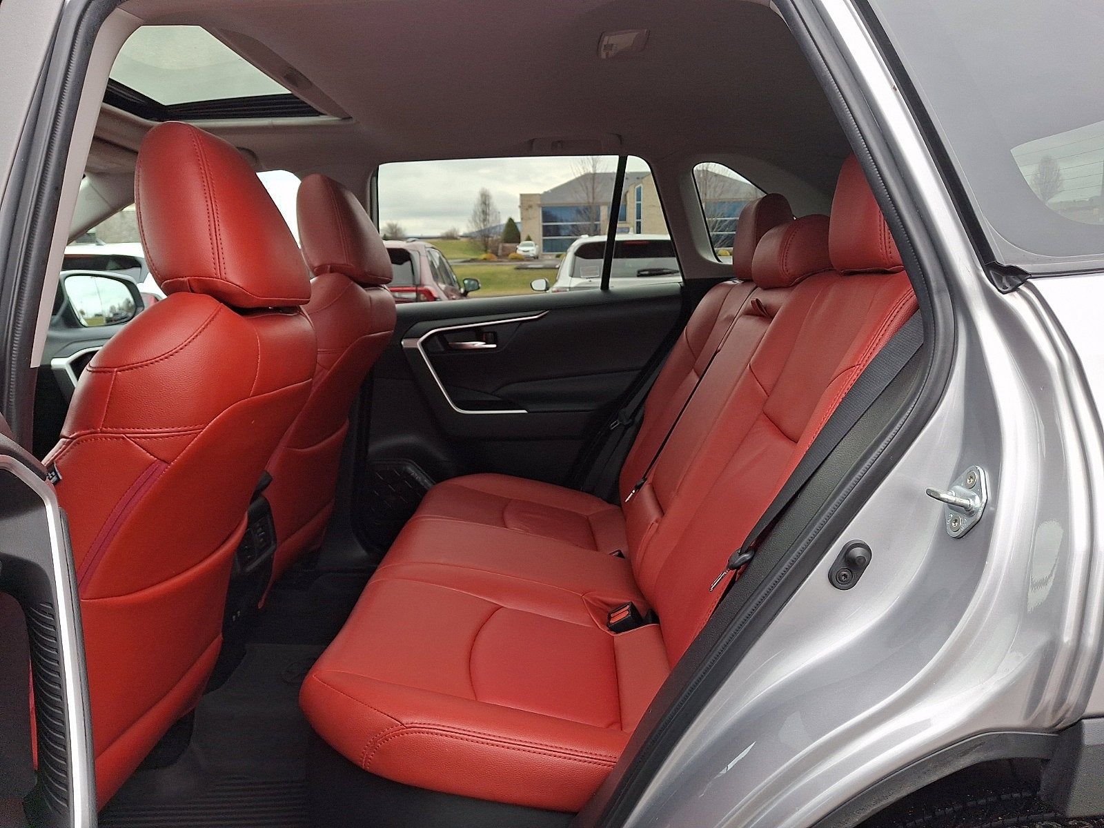 2021 Toyota RAV4 HYBRID Hybrid XLE