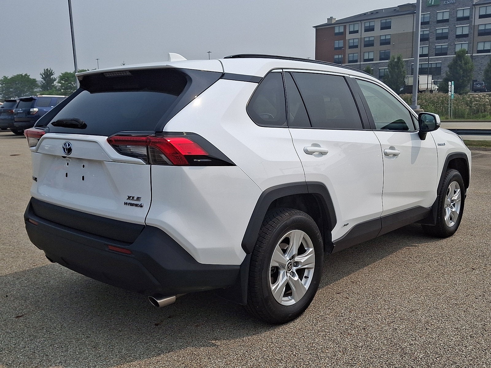 2021 Toyota RAV4 Hybrid XLE