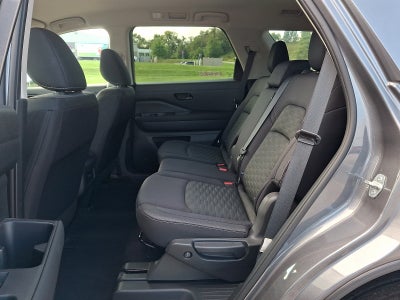 2024 Nissan Pathfinder S