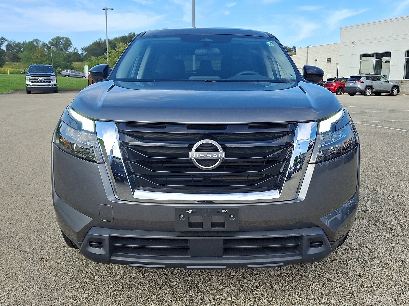 2024 Nissan Pathfinder S