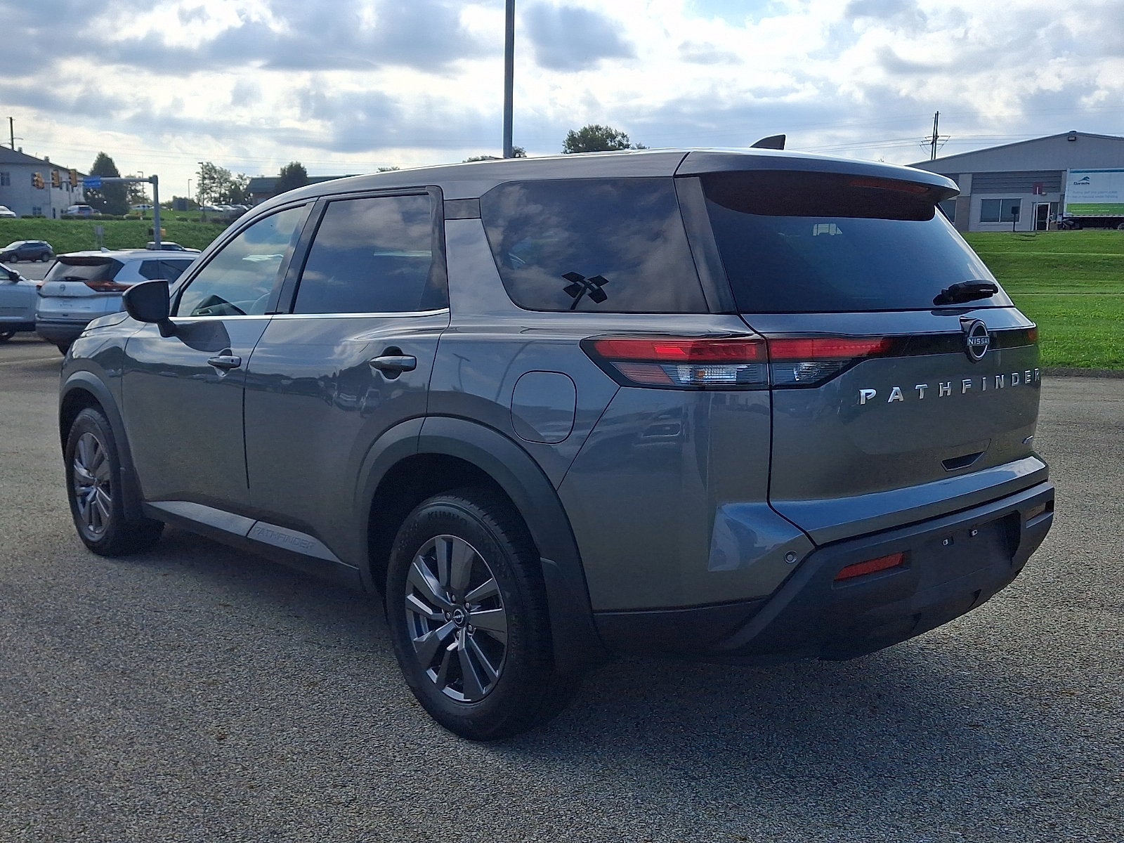 2024 Nissan Pathfinder S
