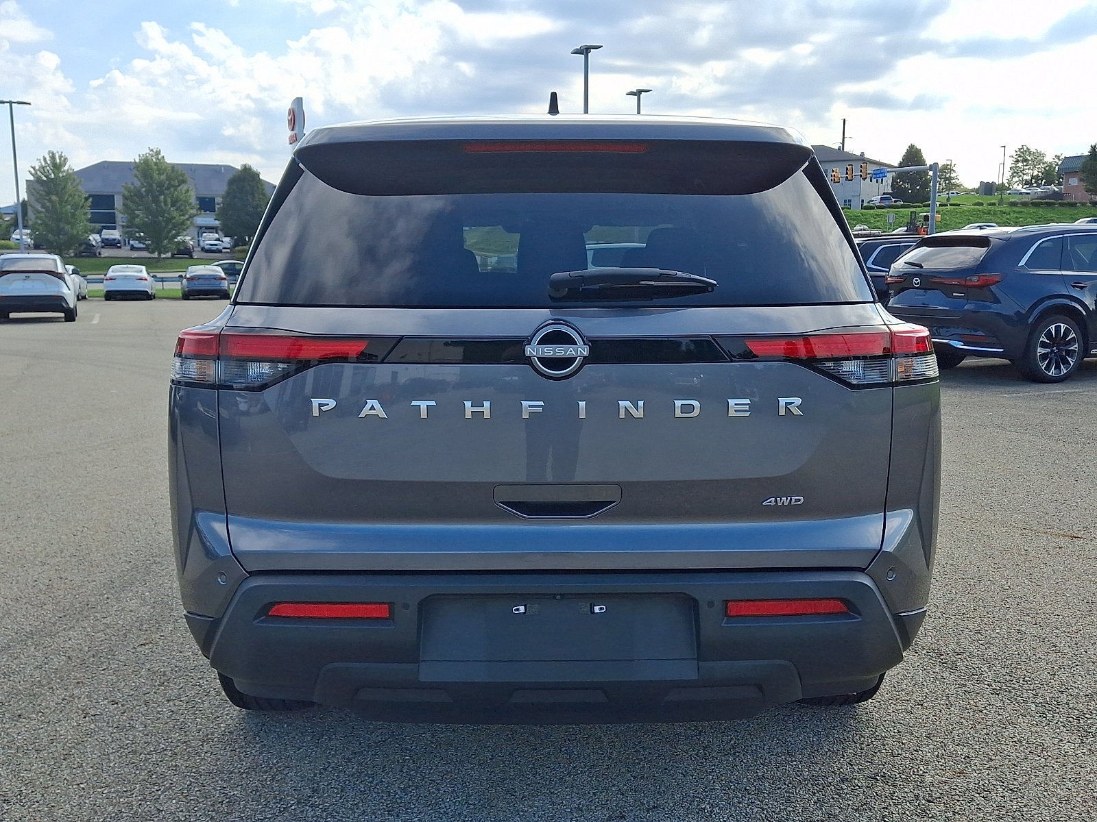 2024 Nissan Pathfinder S
