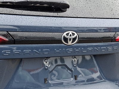 2025 Toyota Grand Highlander Base