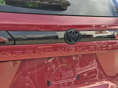 2025 Toyota Grand Highlander Base