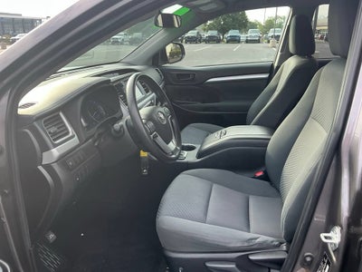 2019 Toyota Highlander LE