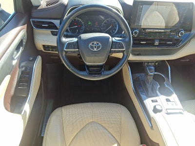 2021 Toyota Highlander Base