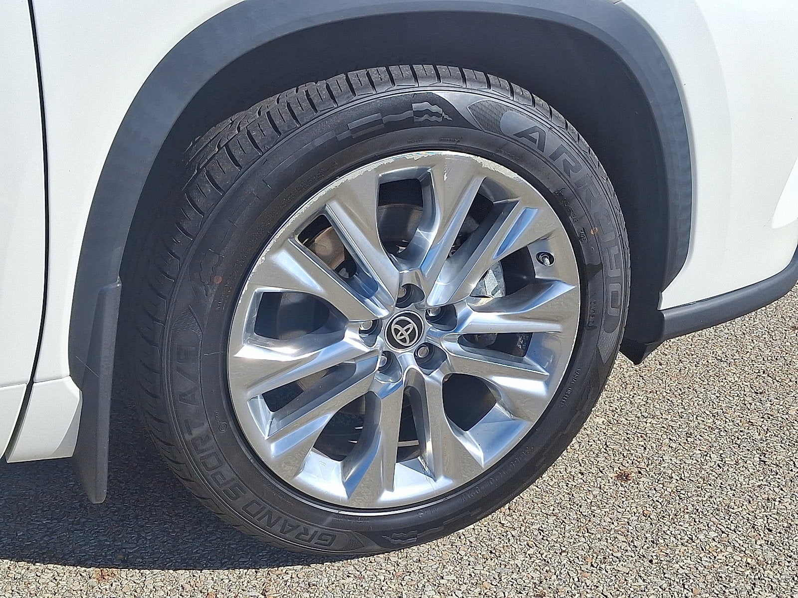 2021 Toyota Highlander Base