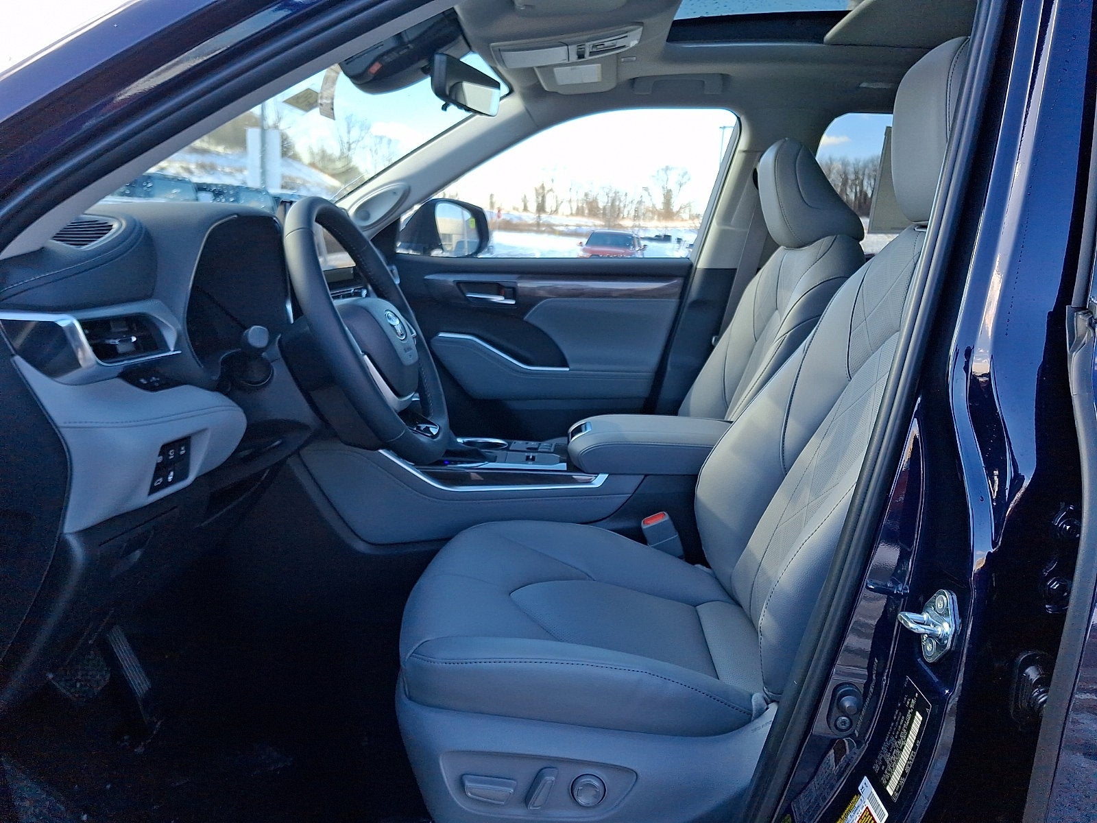 2026 Toyota Highlander Hybrid Platinum