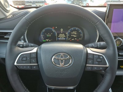 2026 Toyota Highlander Hybrid Platinum