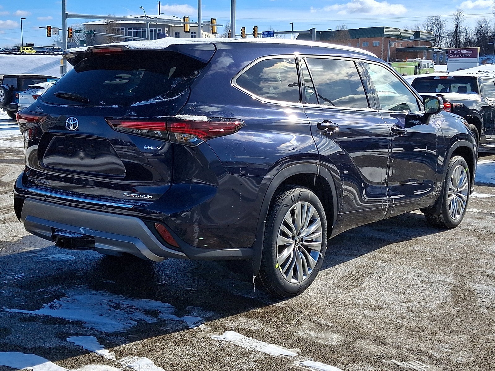 2026 Toyota Highlander Hybrid Platinum