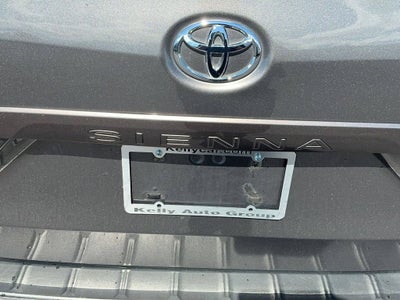 2017 Toyota Sienna LE
