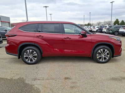 2026 Toyota Highlander Base