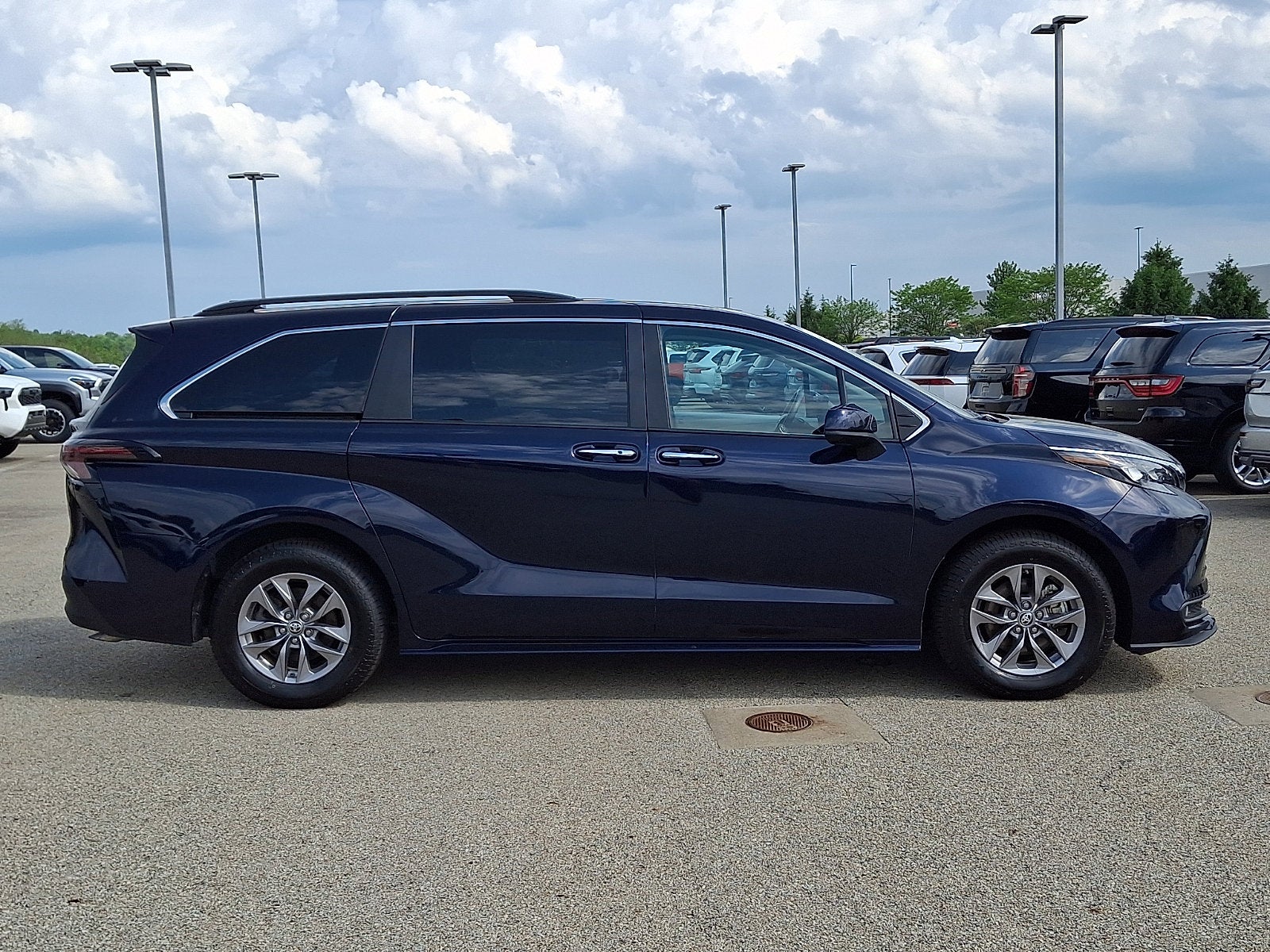 2025 Toyota Sienna XLE