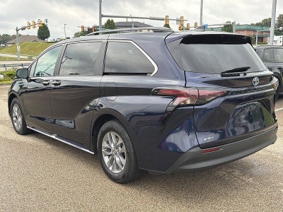 2025 Toyota Sienna Base