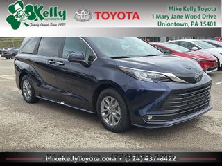 2025 Toyota Sienna Base