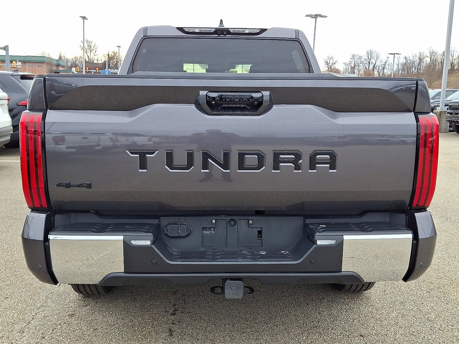 2022 Toyota Tundra 4WD SR5