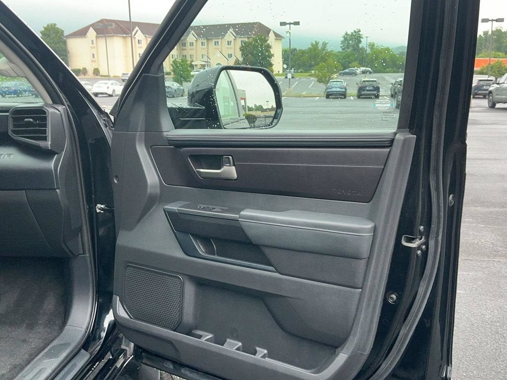 2024 Toyota Tundra 4WD SR5