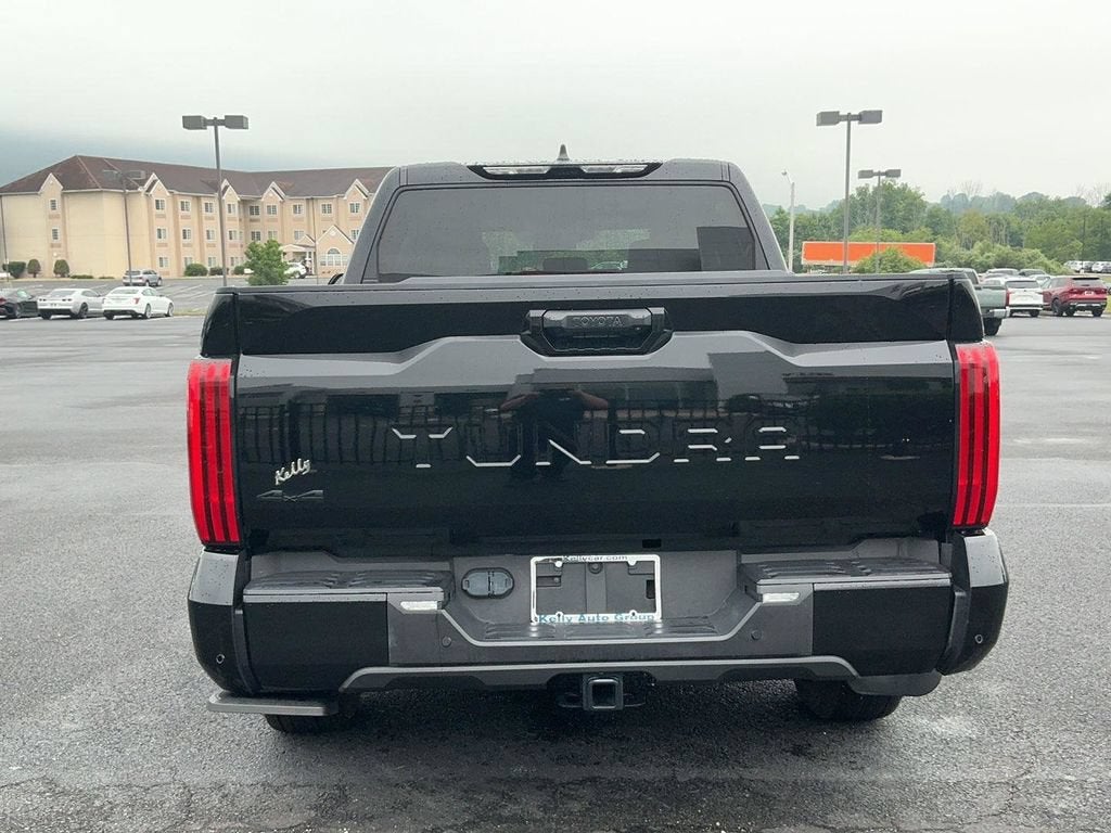 2024 Toyota Tundra 4WD SR5
