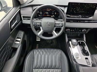 2025 Mitsubishi Outlander Base