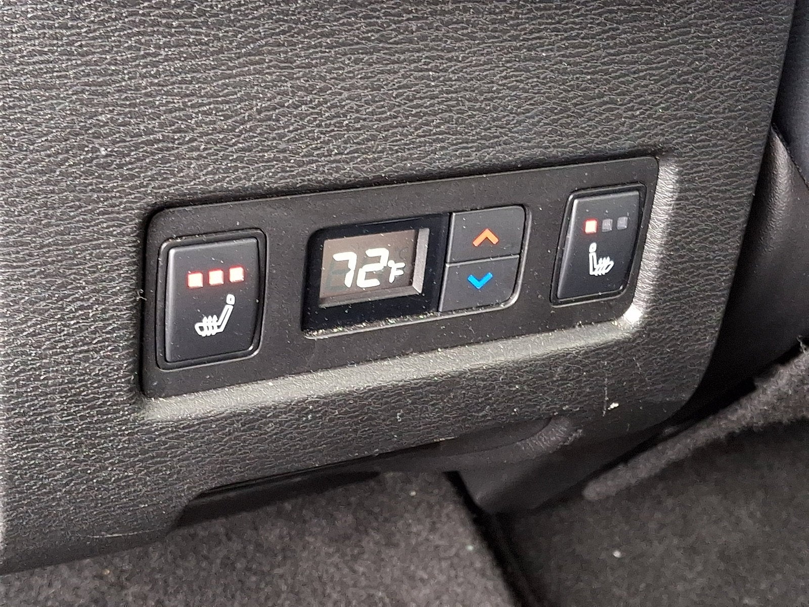 2025 Mitsubishi Outlander Base