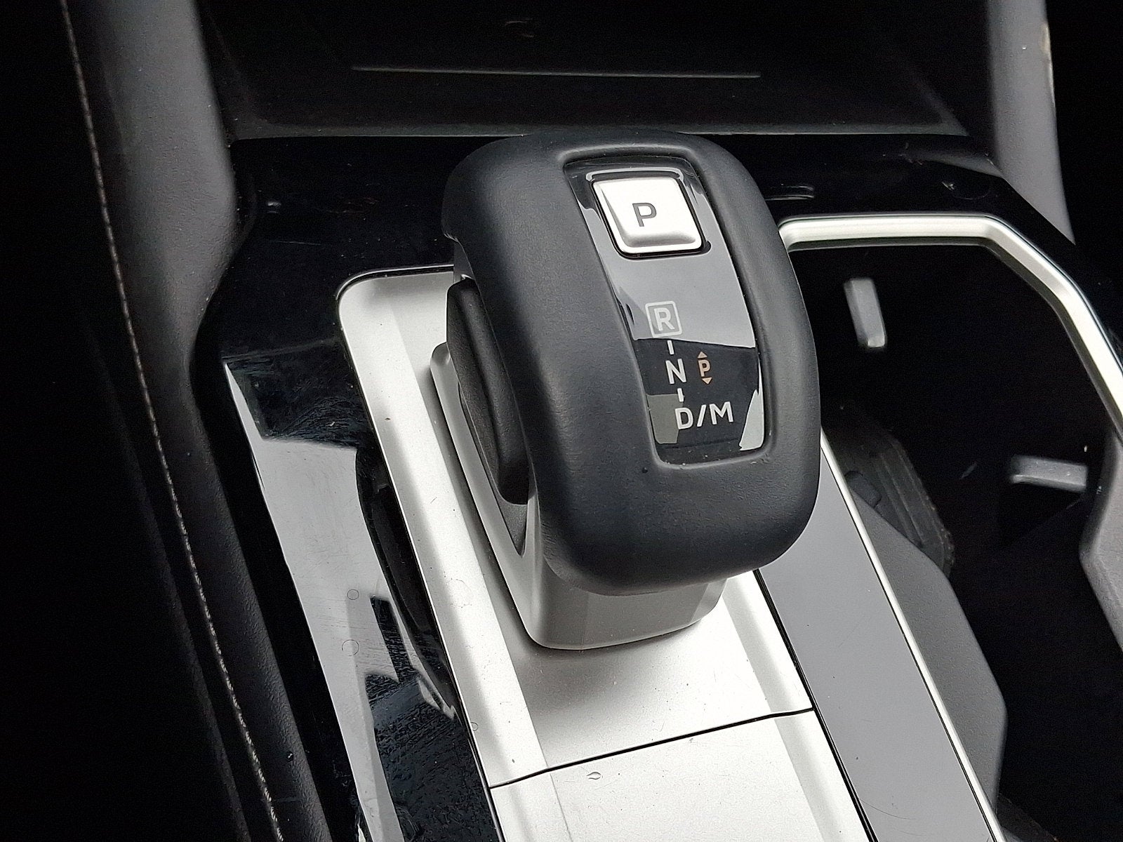 2025 Mitsubishi Outlander Base