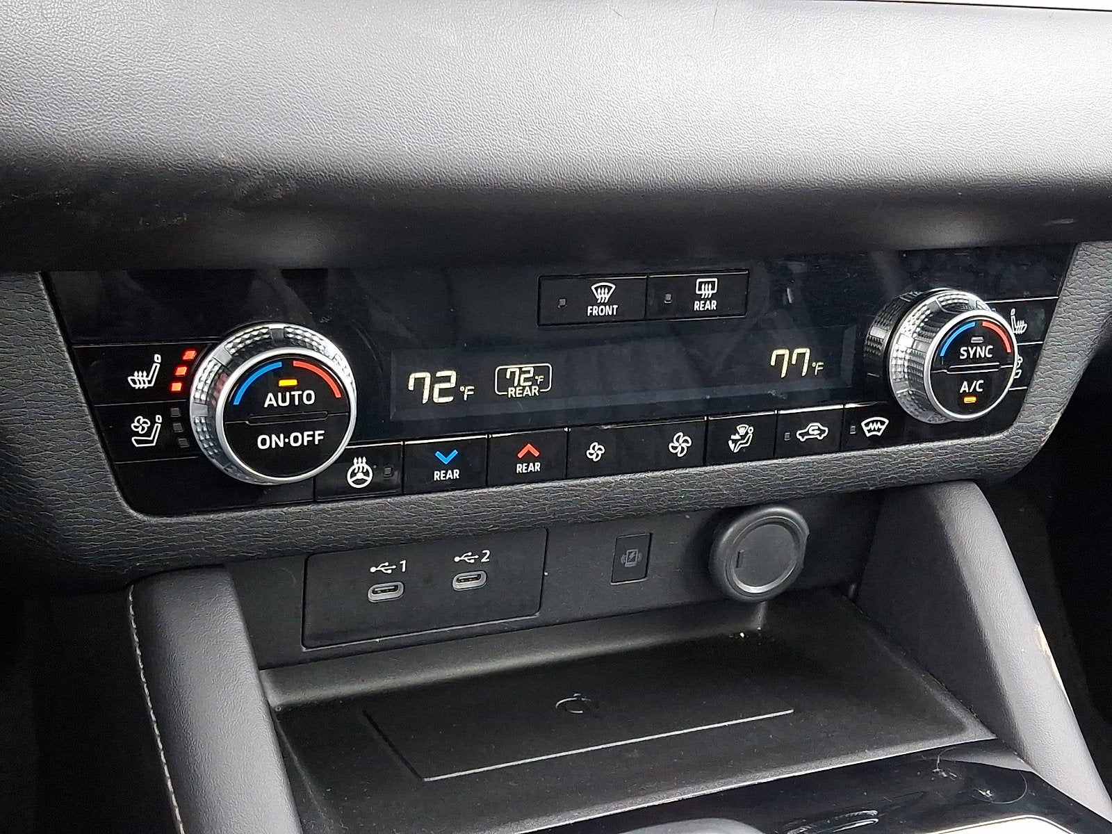 2025 Mitsubishi Outlander Base