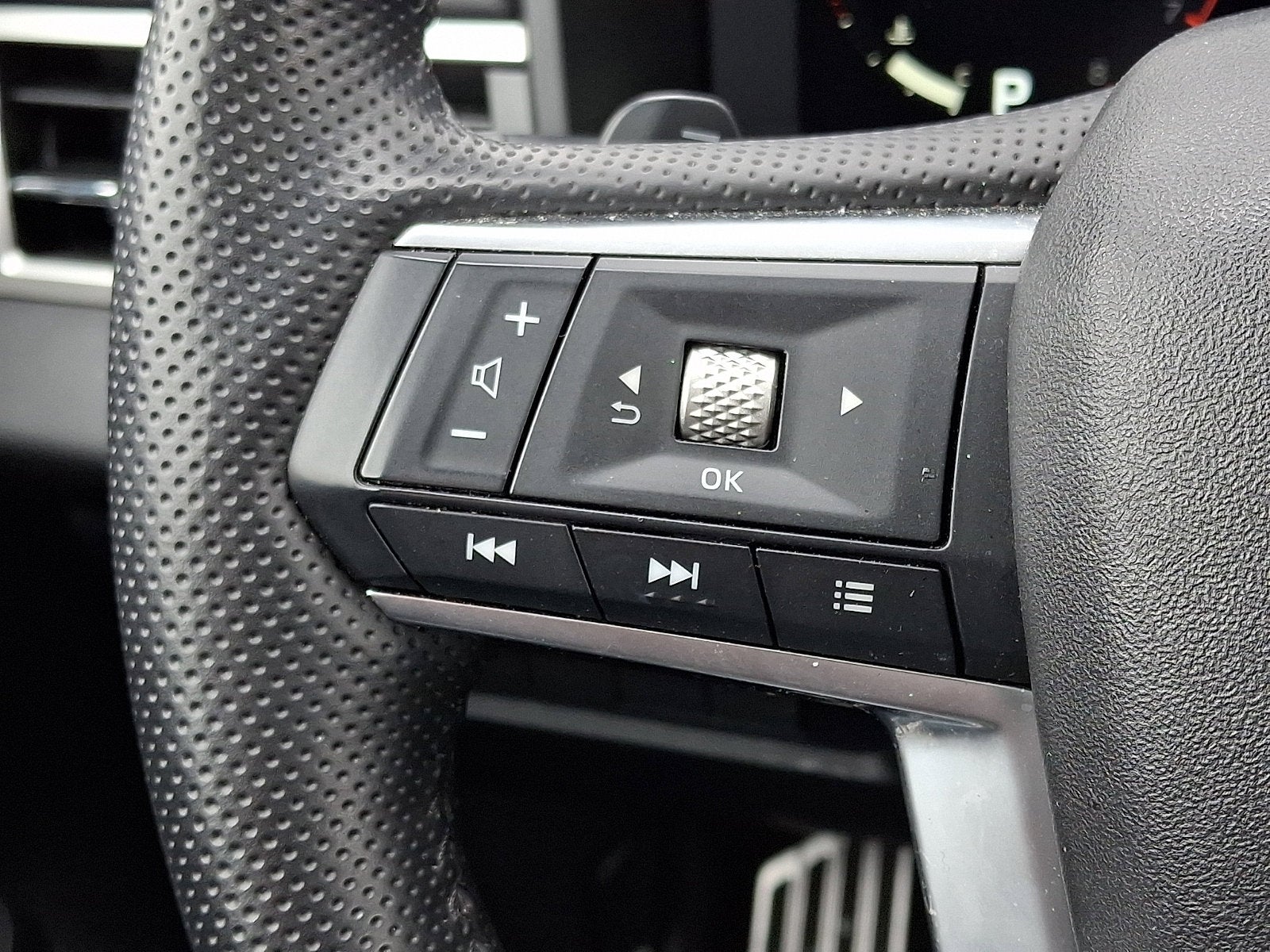 2025 Mitsubishi Outlander Base