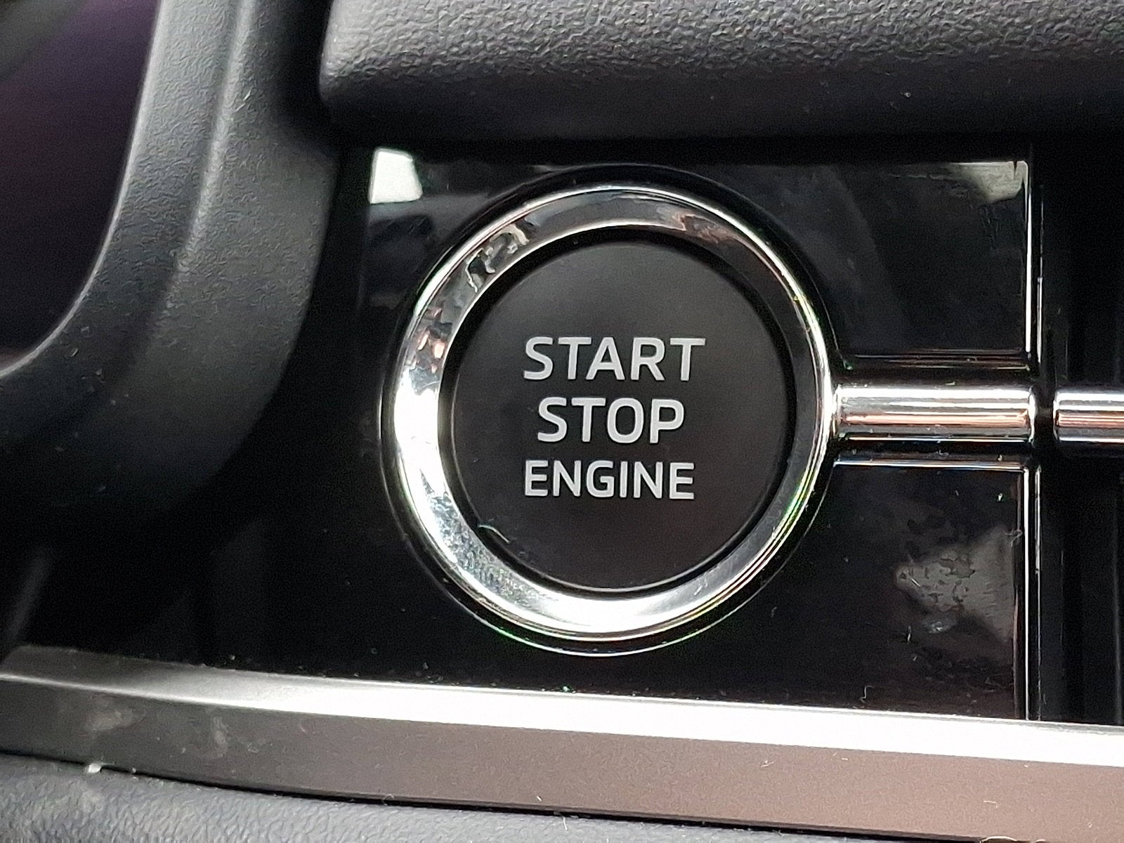 2025 Mitsubishi Outlander Base