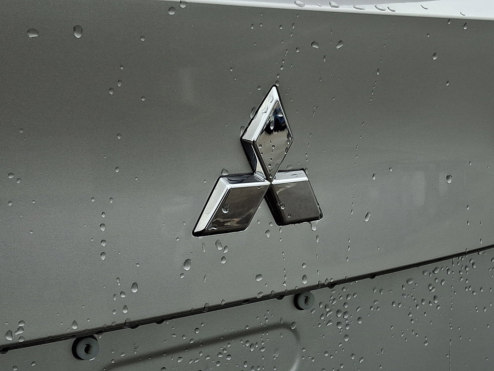 2025 Mitsubishi Outlander Base