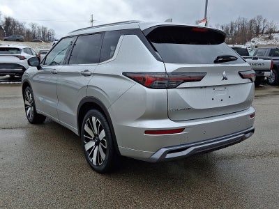 2025 Mitsubishi Outlander Base