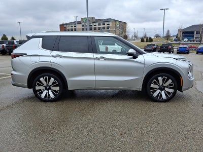 2025 Mitsubishi Outlander Base