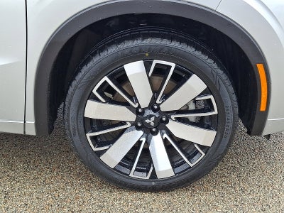 2025 Mitsubishi Outlander Base