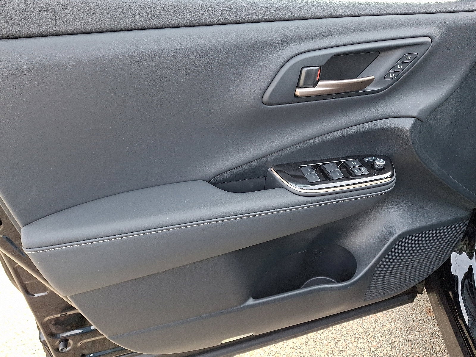 2025 Toyota Crown Signia Base