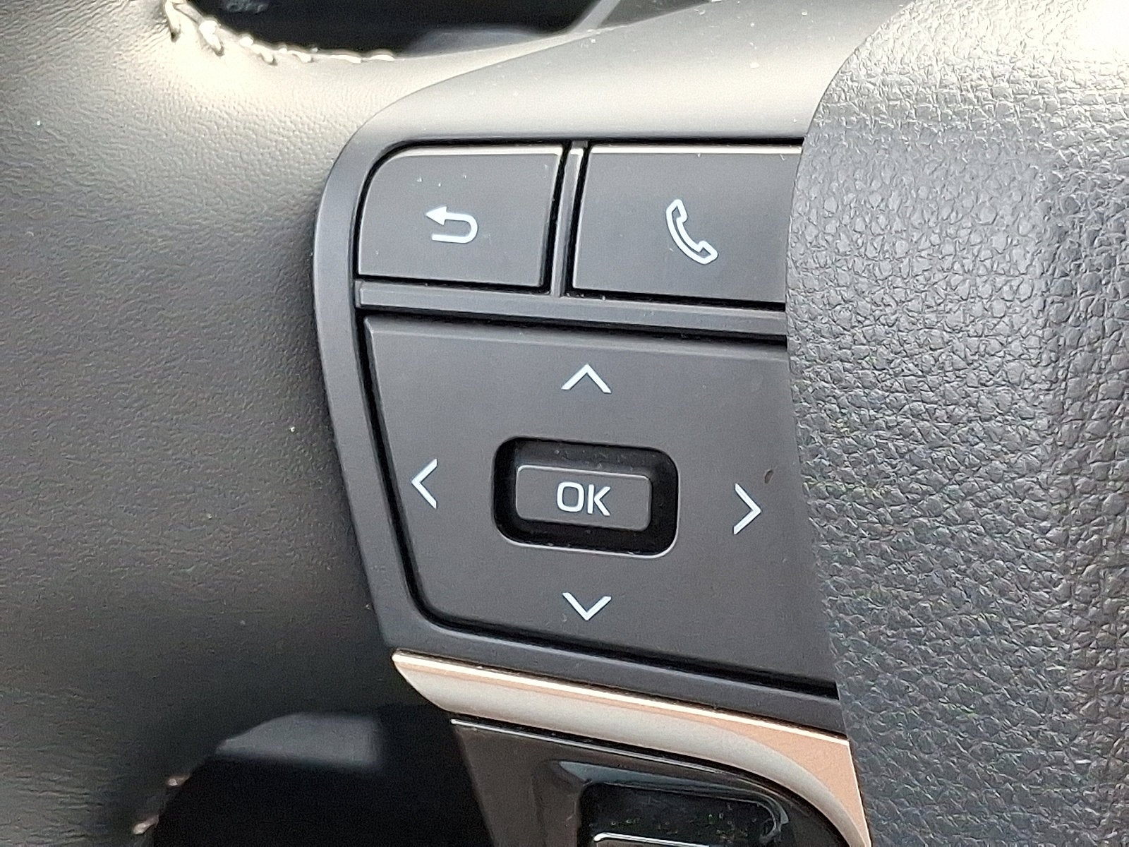 2025 Toyota Crown Signia Base