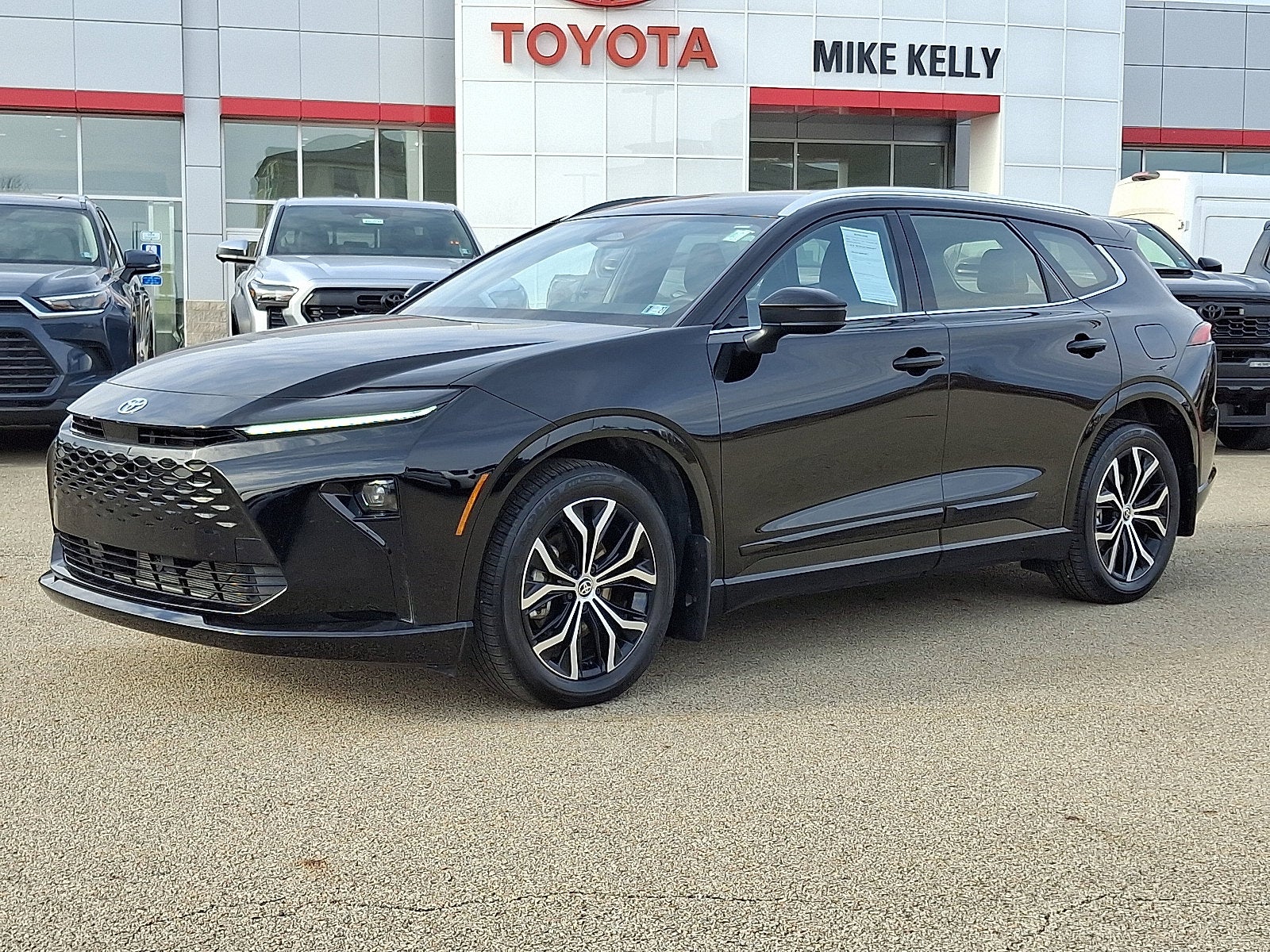 2025 Toyota Crown Signia Base