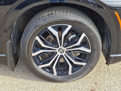 2025 Toyota Crown Signia Base