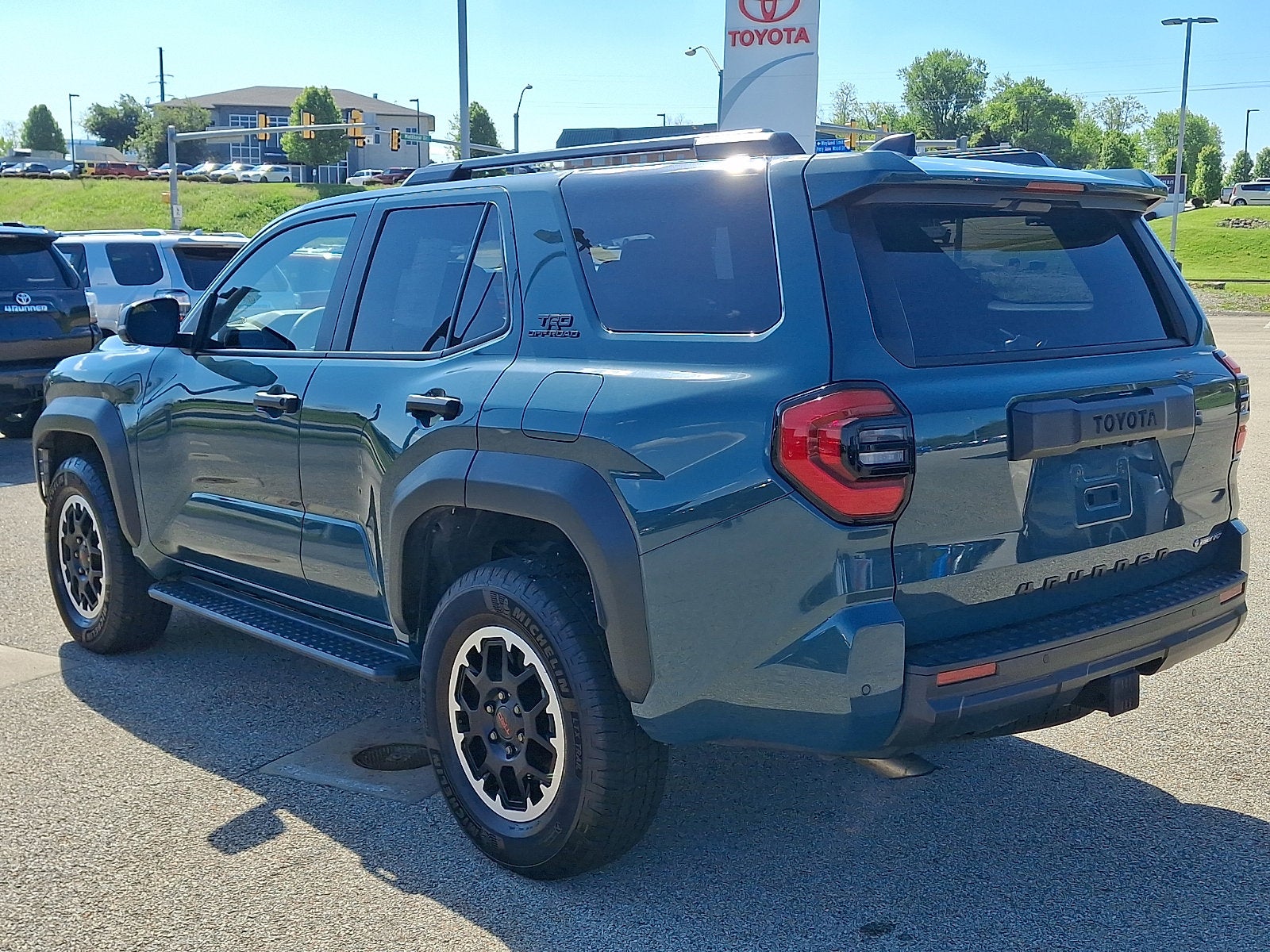 2025 Toyota 4Runner Hybrid TRD Off Road