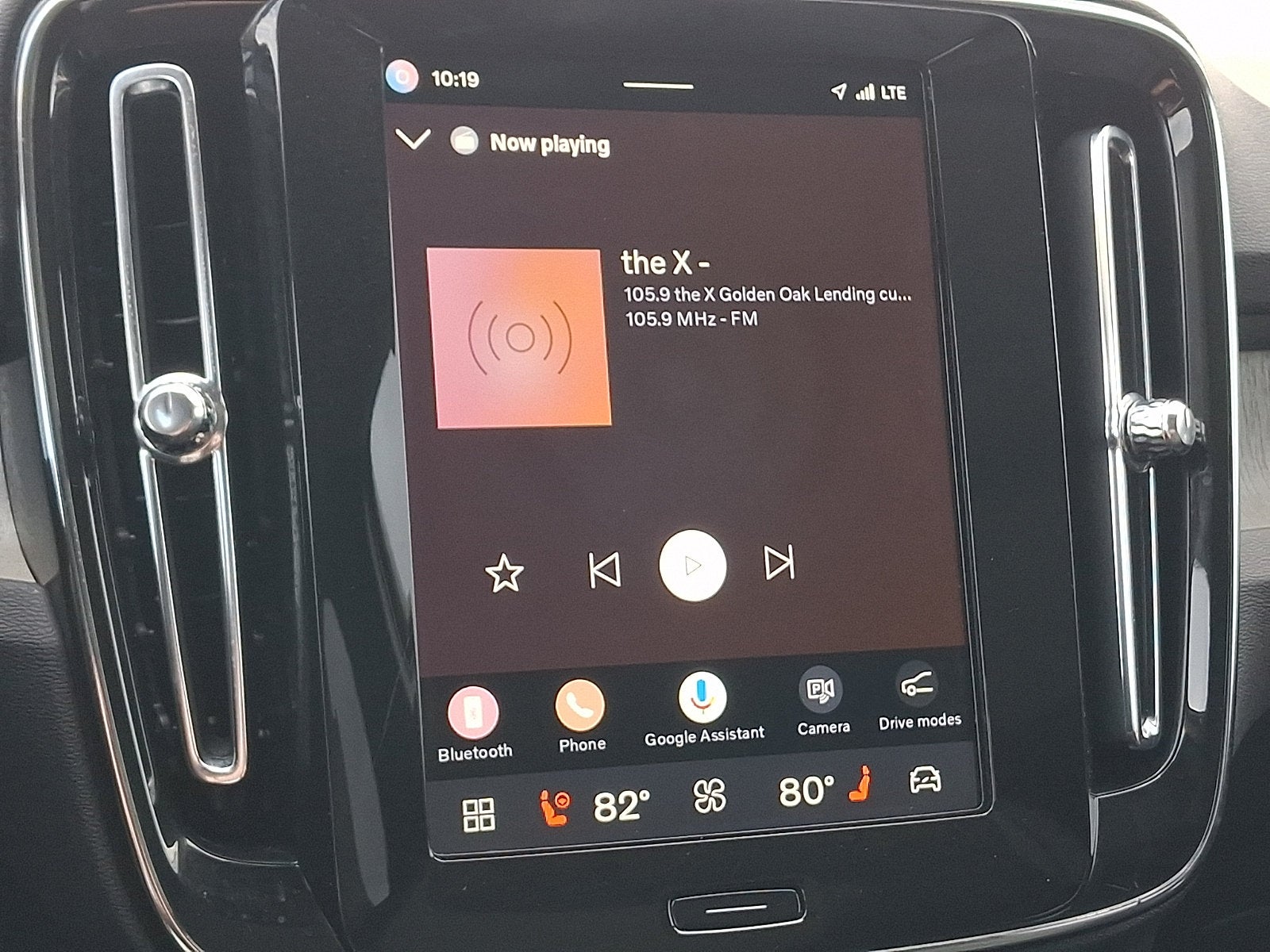 2025 Volvo XC40 Core Bright Theme
