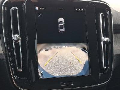 2025 Volvo XC40 Core Bright Theme