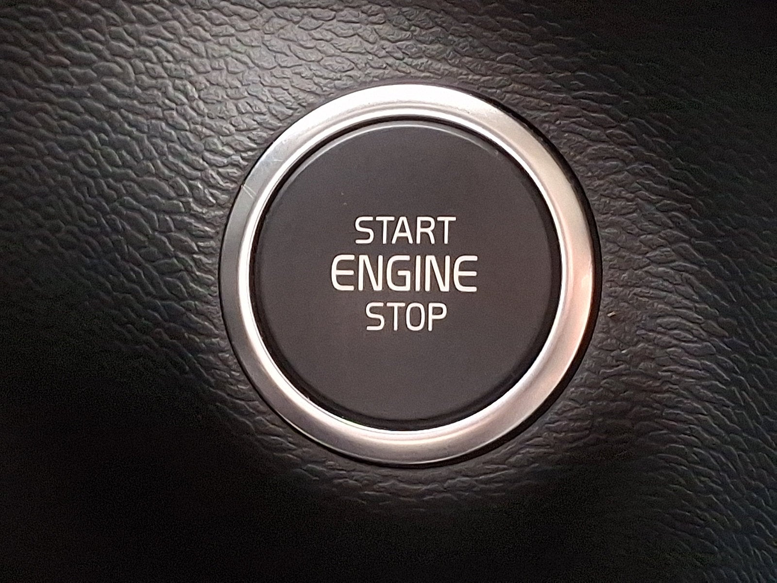 2025 Volvo XC40 Core Bright Theme