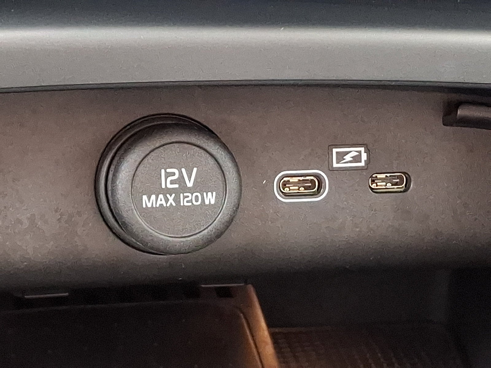 2025 Volvo XC40 Core Bright Theme